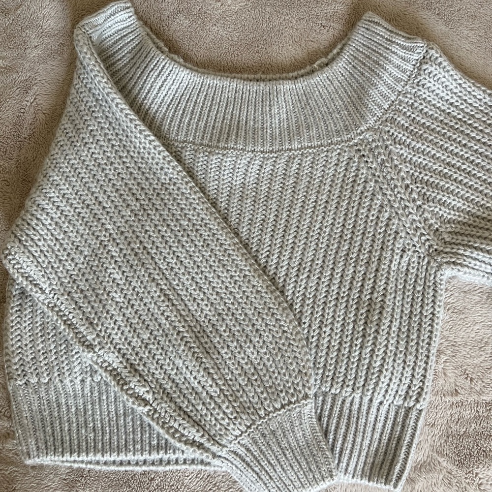 off the shoulder knitted sweater 🤍